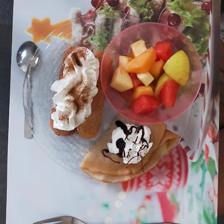 H24 Oda ve Kahvaltı 3*